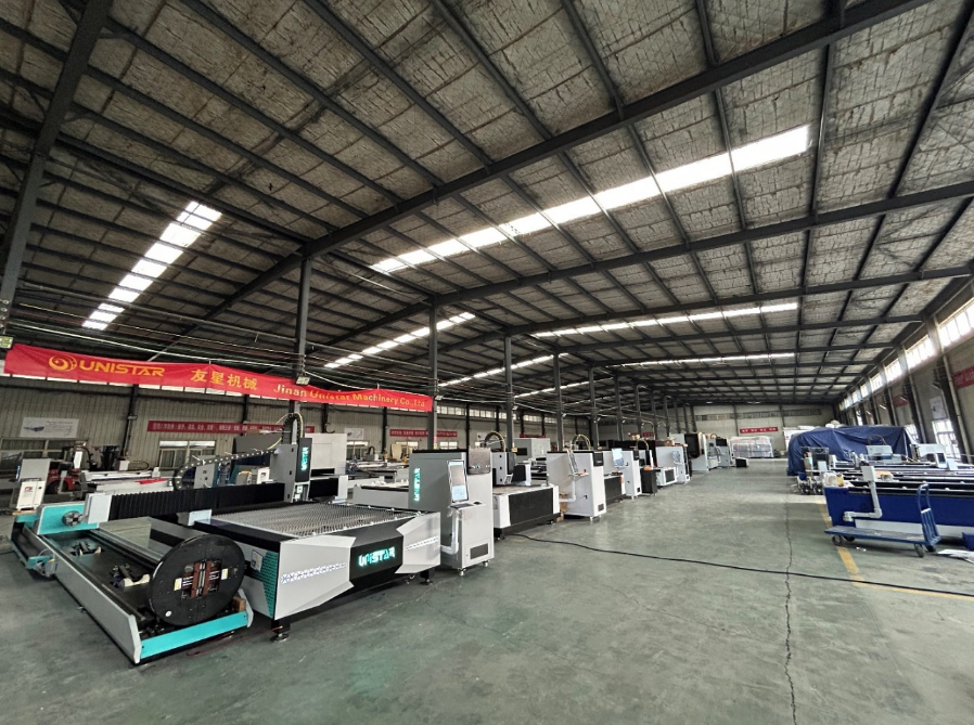 3kw Fiber Laser CNC Metal Sheet Cutting Machine