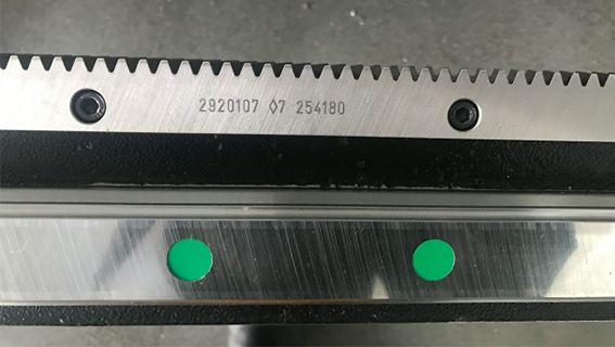 Rail guide and rack