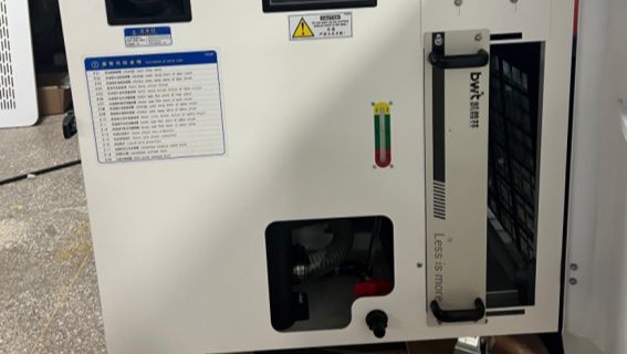  Laser generator and water chiller 
